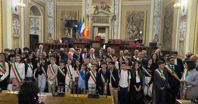 La sindaca dei ragazzi di Caltagirone a Palermo per la Giornata regionale dei Consigli comunali baby
