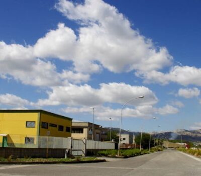 Zona industriale di Caltagirone, il Comune sollecita la Regione: “Fermare lo sfratto di 14 aziende per salvare imprese e 100 posti di lavoro”