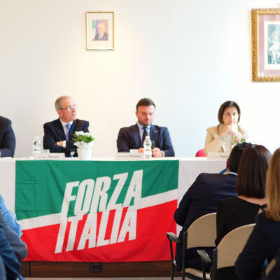 Congresso comunale di Forza Italia a Mirabella, la politica cambia pagina