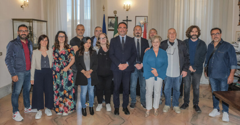 Dodici maestri ceramisti di Caltagirone porteranno le loro creazioni al Festival della Maiolica 2025, in programma dal 6 all’8 giugno in Liguria