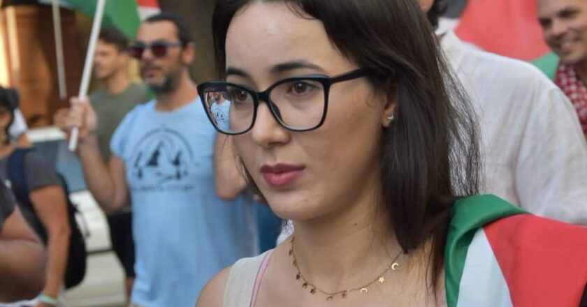Bouchra Essalhi: “È tempo di scegliere da che parte stare”