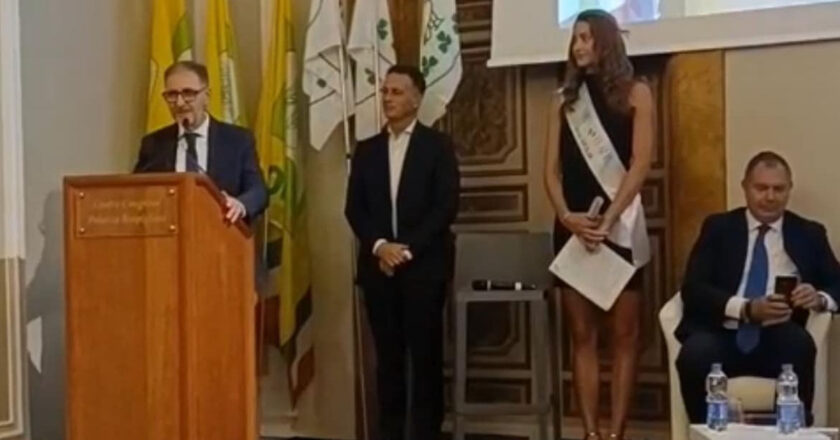 Mirabella Imbaccari premiata per il tombolo dal Codacons