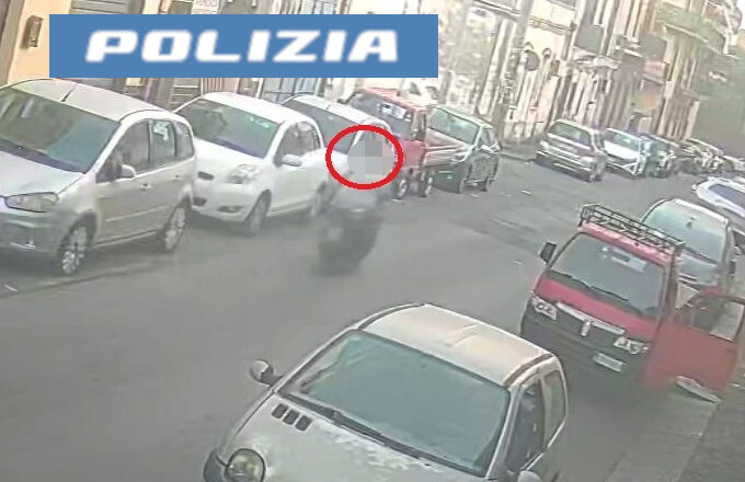 CATANIA – Picanello, “ambulante” della droga in scooter: 25enne arrestato dalla Polizia. 130 dosi nascoste nel sottosella