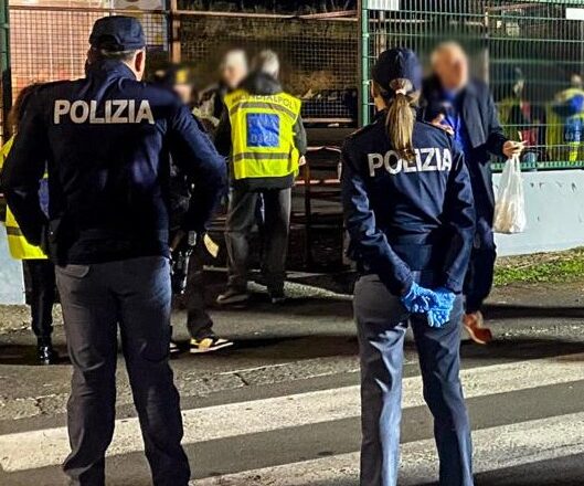 Fumogeni nascosti nella biancheria intima allo stadio “Massimino”: la Polizia individua due tifosi, scatta il Daspo