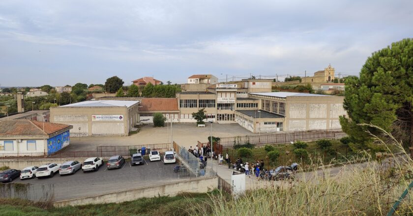 Grammichele, prosegue la protesta degli studenti del “Giorgio Arcoleo”: al centro le criticità dell’edificio scolastico