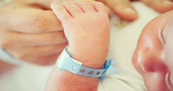 primario con due medici e un'ostetrica, indagati per la morte di un neonato